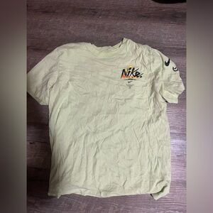 Men’s Nike t-shirt